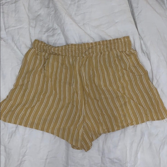 Shorts - Picture 2 of 3